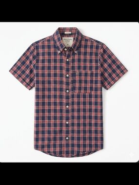 Abercrombie & Fitch Navy and Red Plaid Short Sleeve Muscle Fit Button-Down